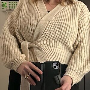 Super warm Zara Women's Beige Knit Cardigan fits larger than a small